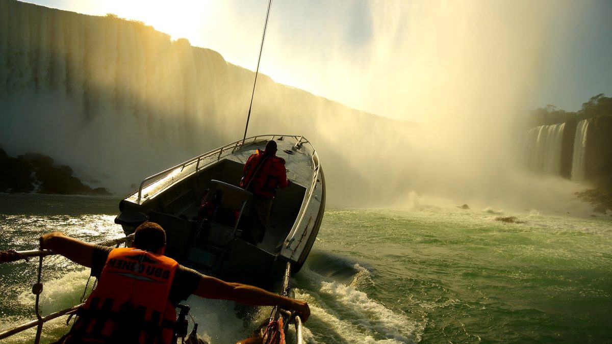 Dutch Tourist Dies After Boat Capsizes at Iguaçu