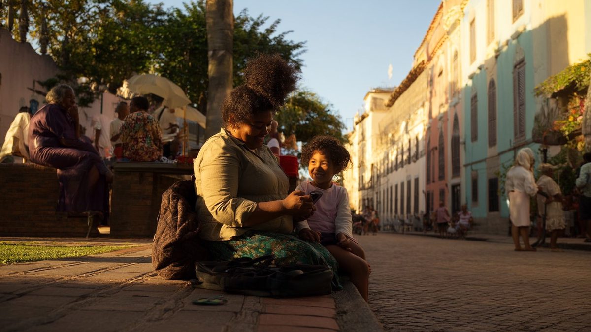 "El Feed Puede Esperar": Crescer y las pantallas